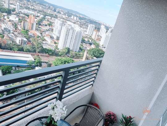 Foto mesa com visão do horizonte